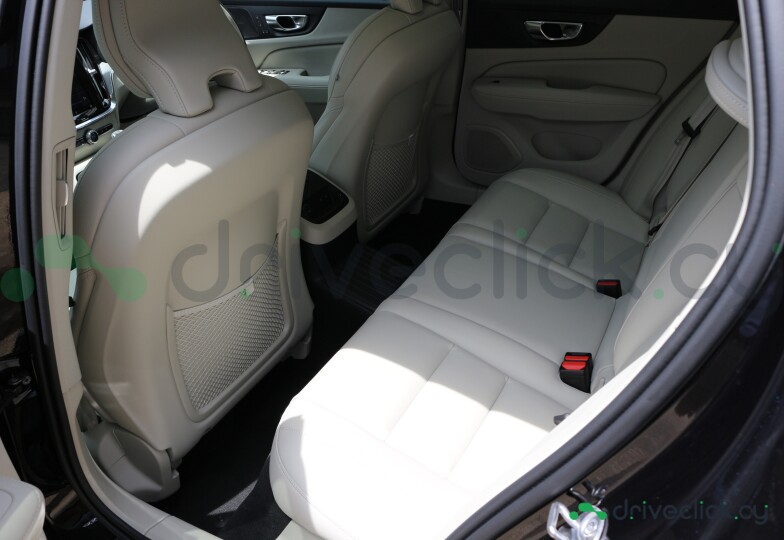 Volvo V60 Black