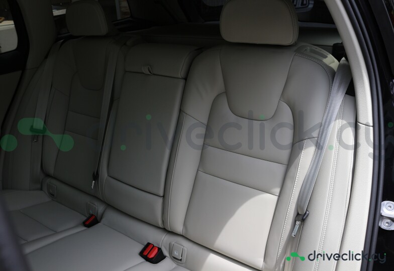 Volvo V60 Black