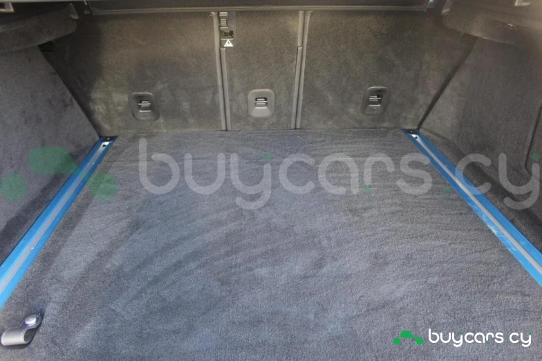 Aston Martin DBX Белый