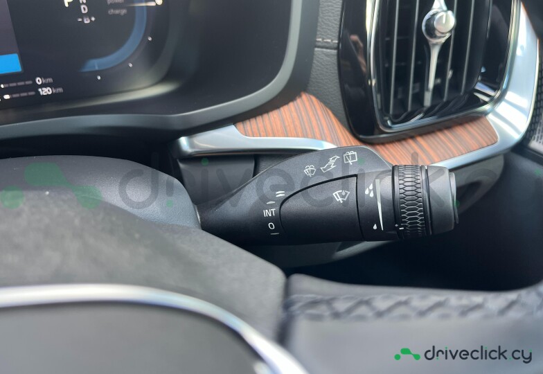 Volvo V60 Black
