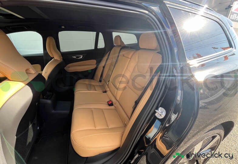 Volvo V60 Black