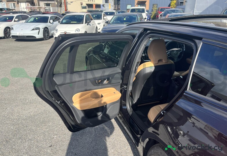Volvo V60 Black