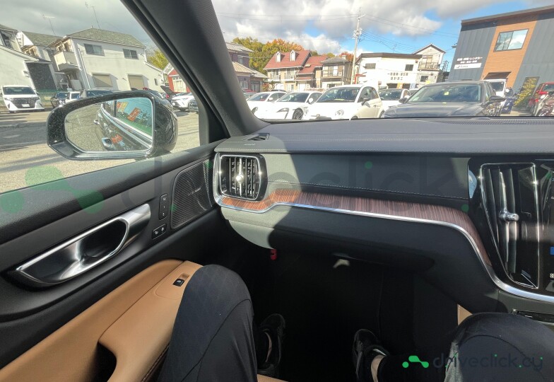 Volvo V60 Black