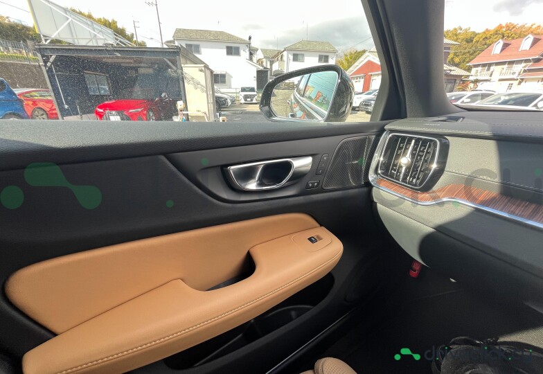 Volvo V60 Black