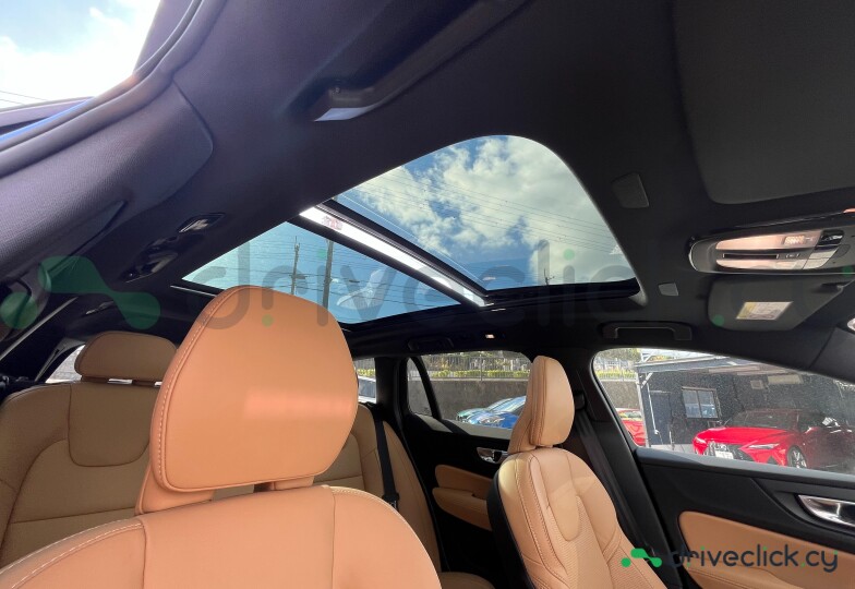 Volvo V60 Black
