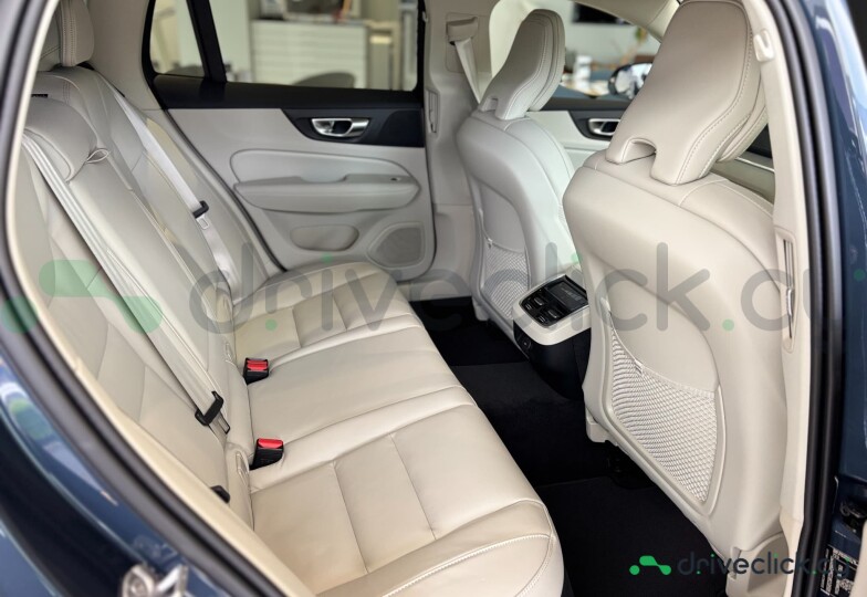 Volvo V60 Blue