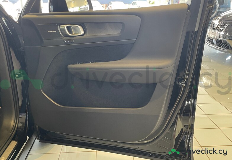 Volvo EX30 Black
