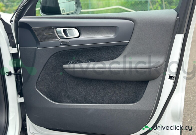 Volvo EX30 White