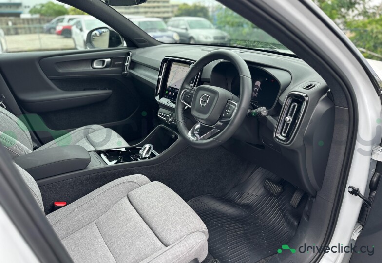 Volvo EX30 White