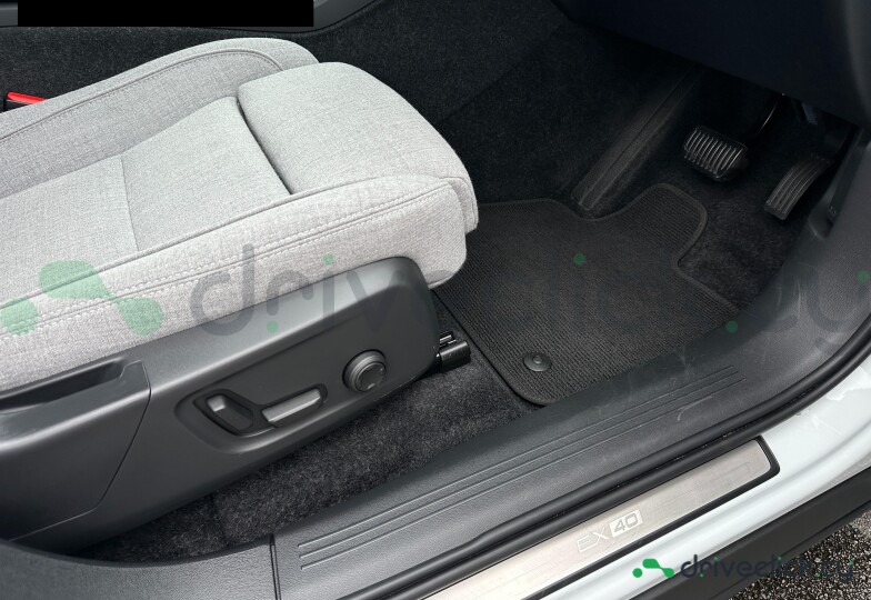 Volvo EX30 White