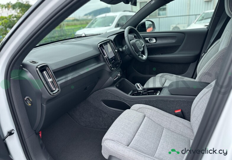 Volvo EX30 White