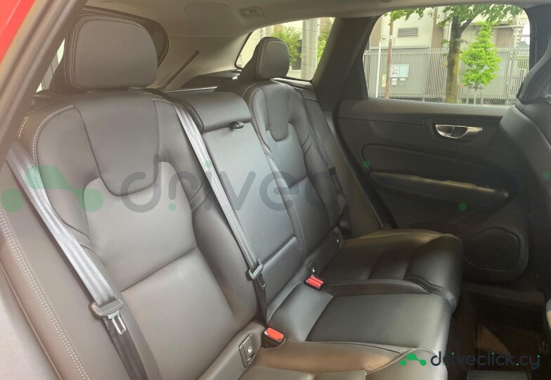 Volvo XC60 Red