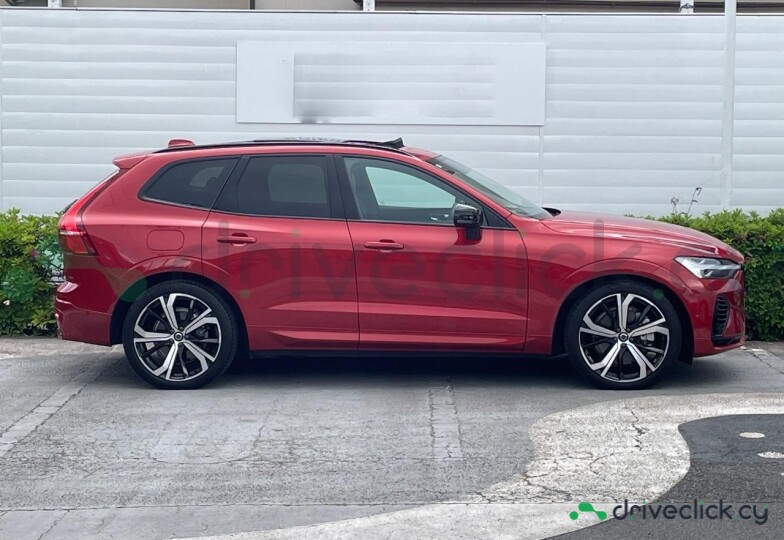 Volvo XC60 Red