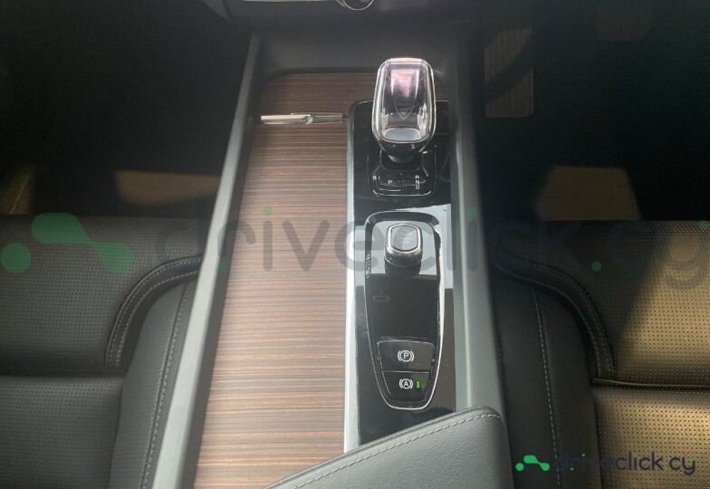 Volvo XC60 Red