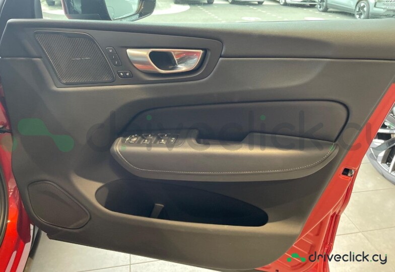 Volvo XC60 Red