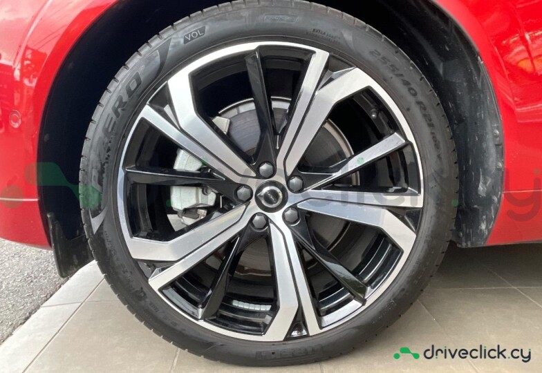 Volvo XC60 Red