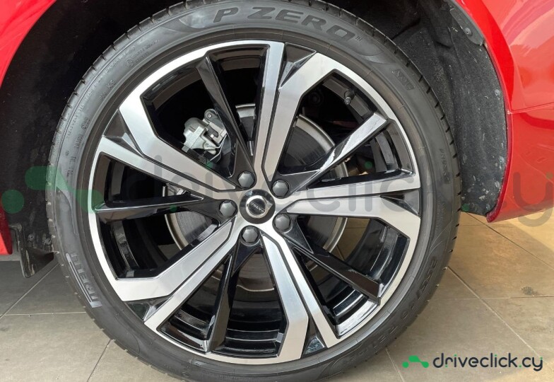 Volvo XC60 Red