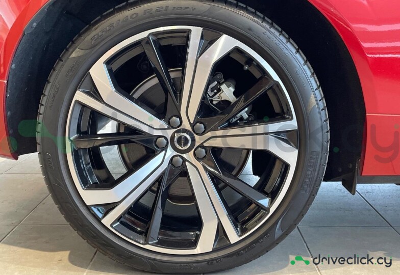 Volvo XC60 Red