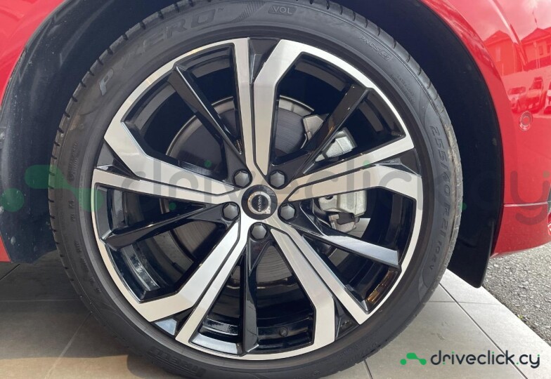 Volvo XC60 Red