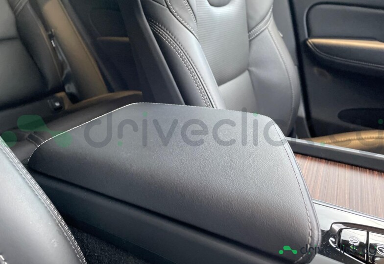 Volvo XC60 Red