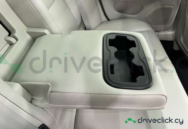 Volvo V60 White
