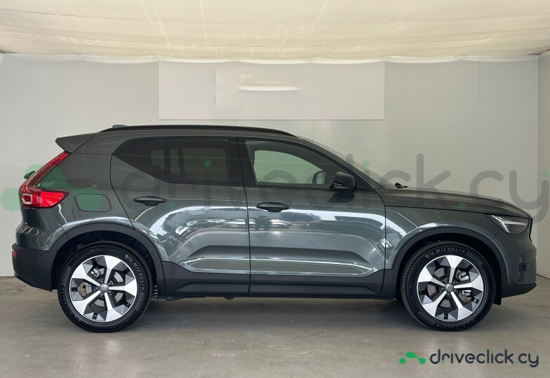 Volvo XC40 Green
