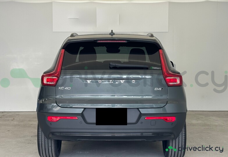 Volvo XC40 Green