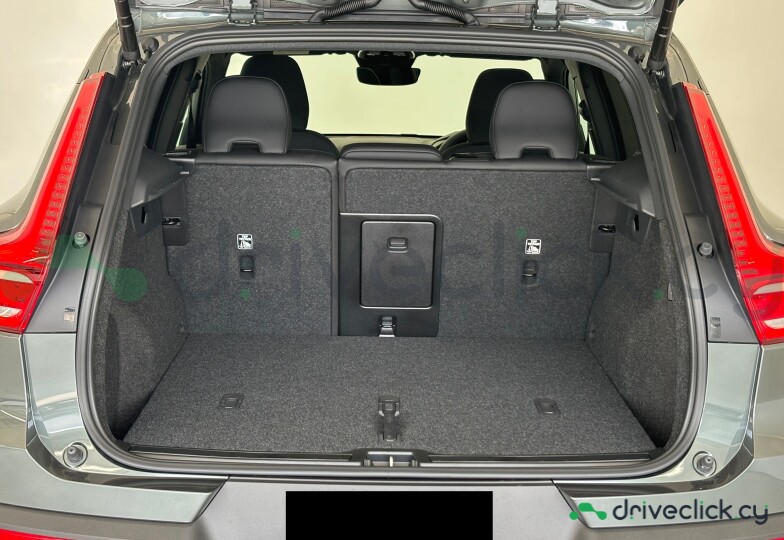 Volvo XC40 Green