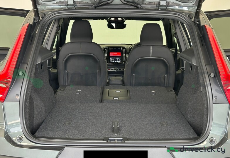 Volvo XC40 Green