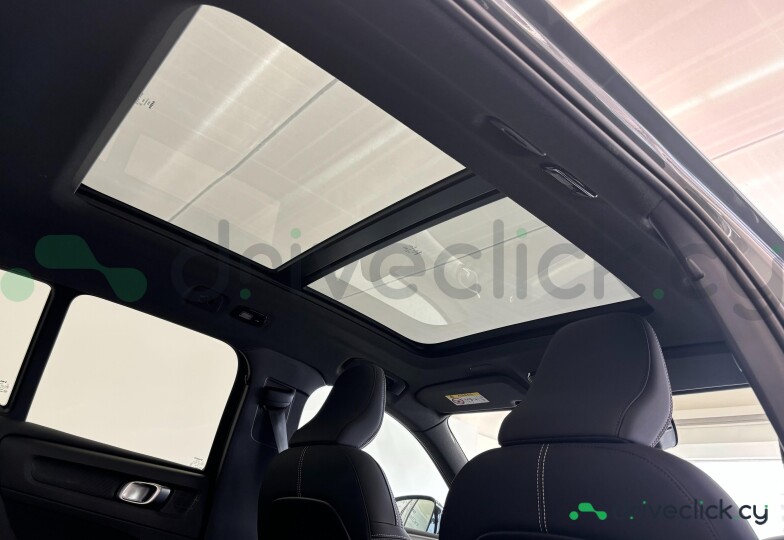 Volvo XC40 Green