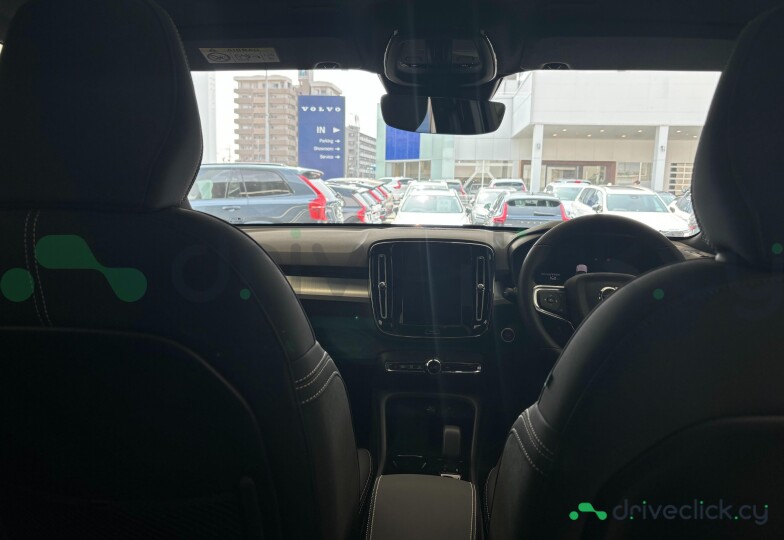 Volvo XC40 Green