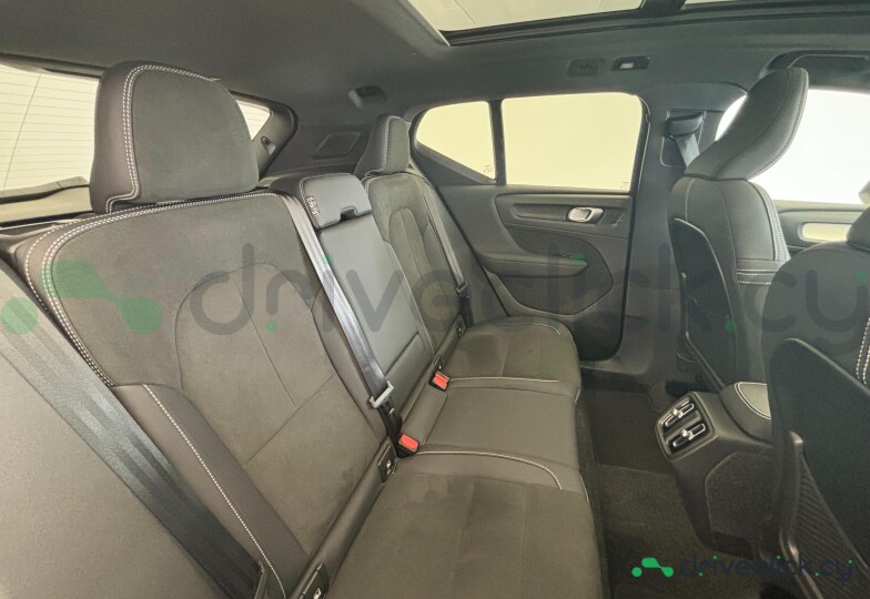 Volvo XC40 Green