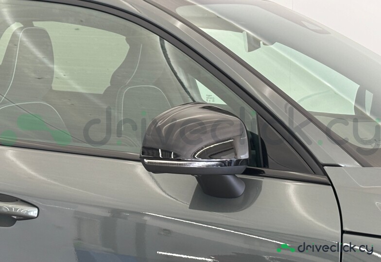 Volvo XC40 Green