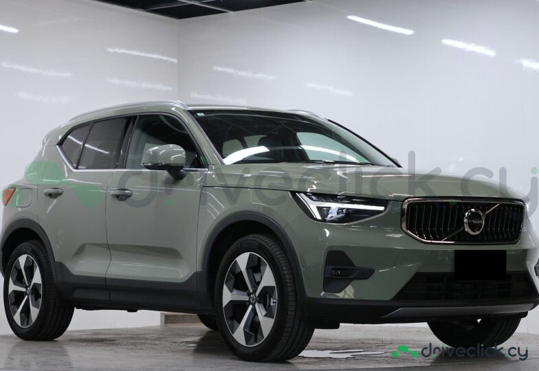 Volvo XC40 Green