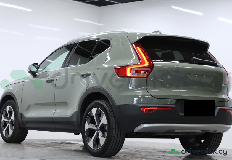 Volvo XC40 Green