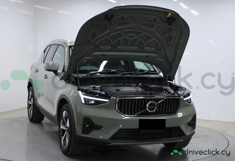 Volvo XC40 Green