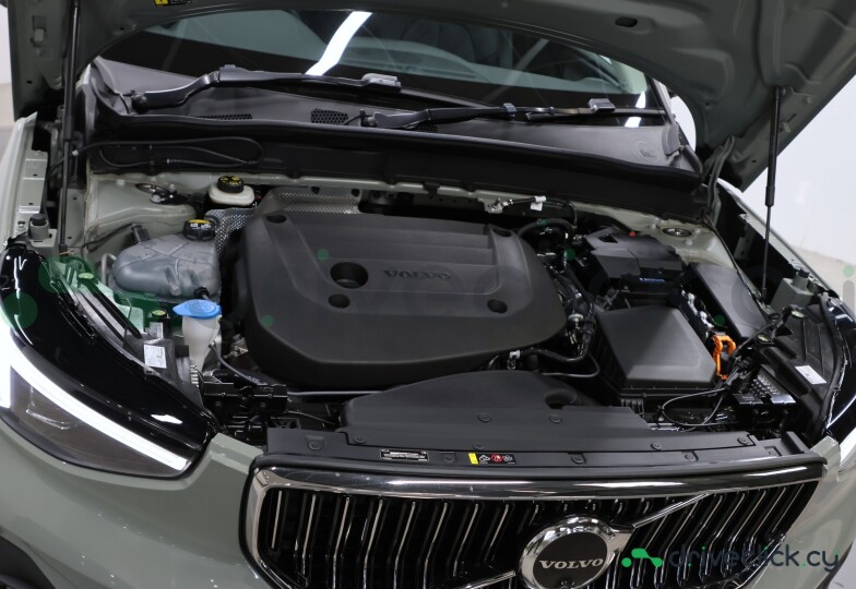Volvo XC40 Green