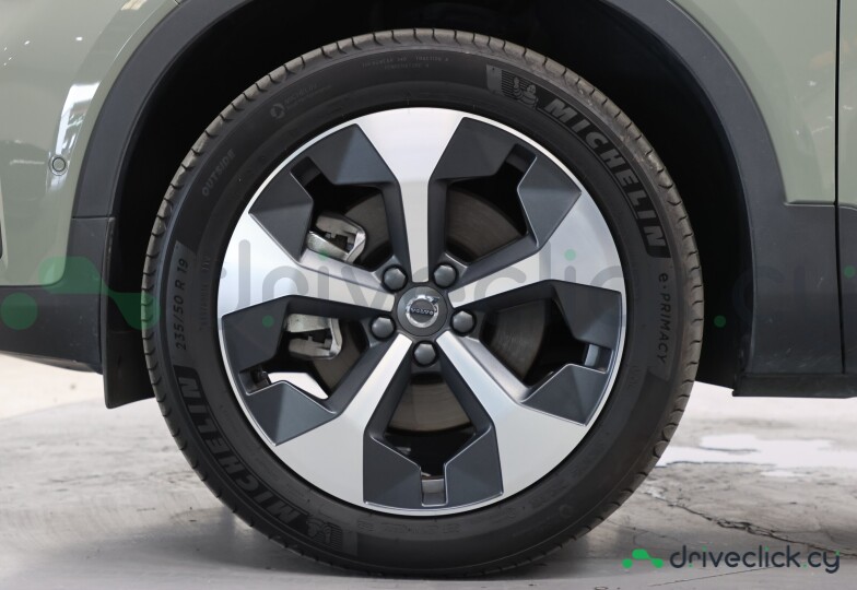 Volvo XC40 Green