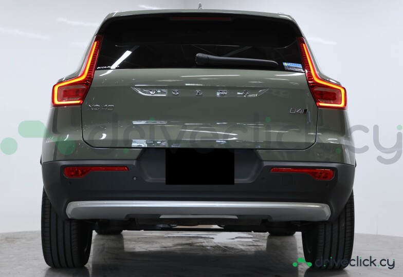 Volvo XC40 Green