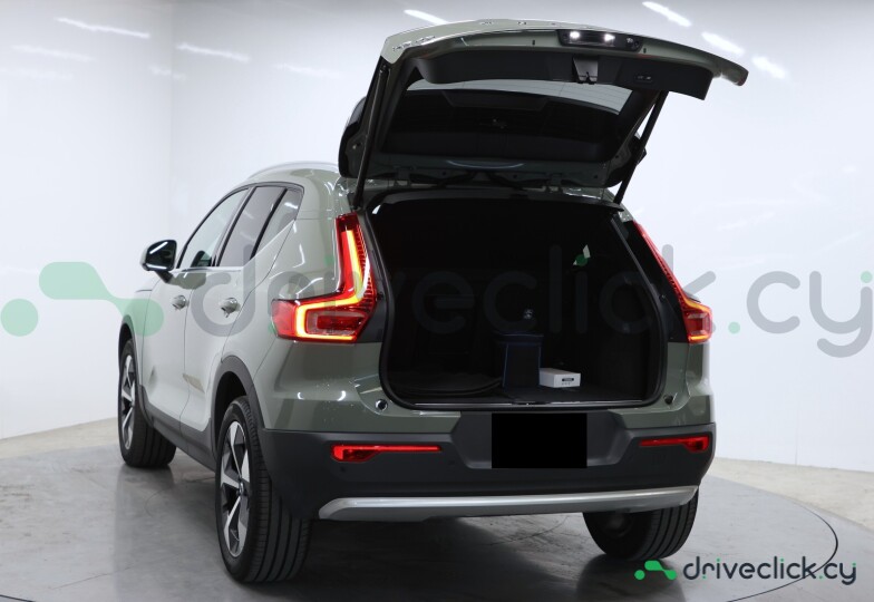 Volvo XC40 Green