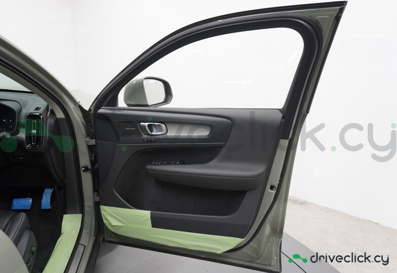 Volvo XC40 Green