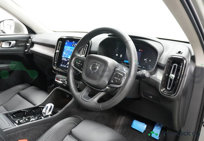 Volvo XC40 Green