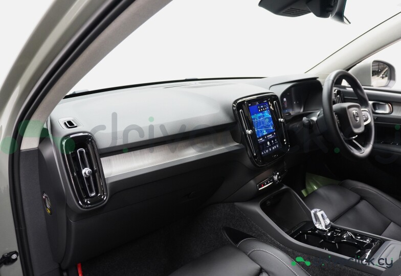 Volvo XC40 Green