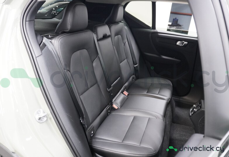 Volvo XC40 Green