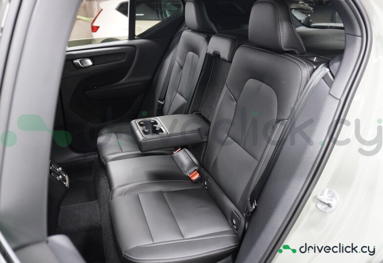 Volvo XC40 Green