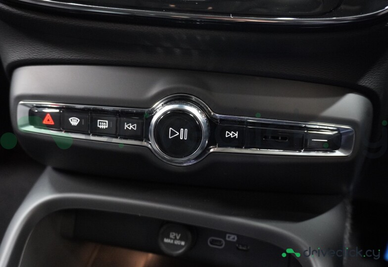 Volvo XC40 Green
