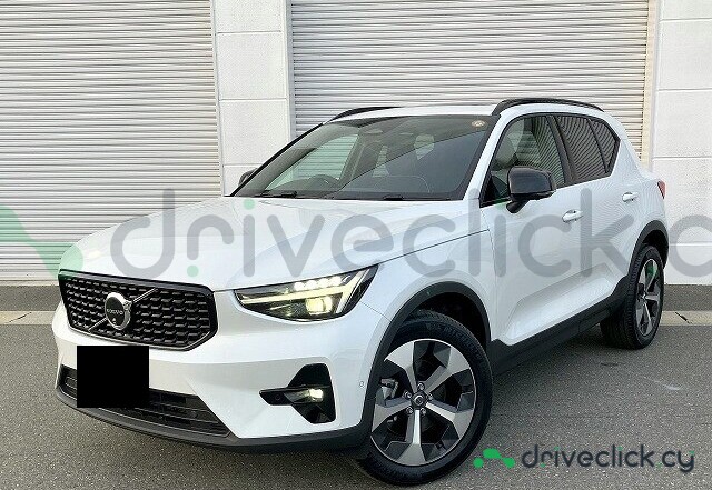 Volvo XC40 White