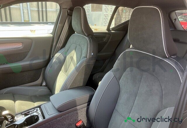 Volvo XC40 White