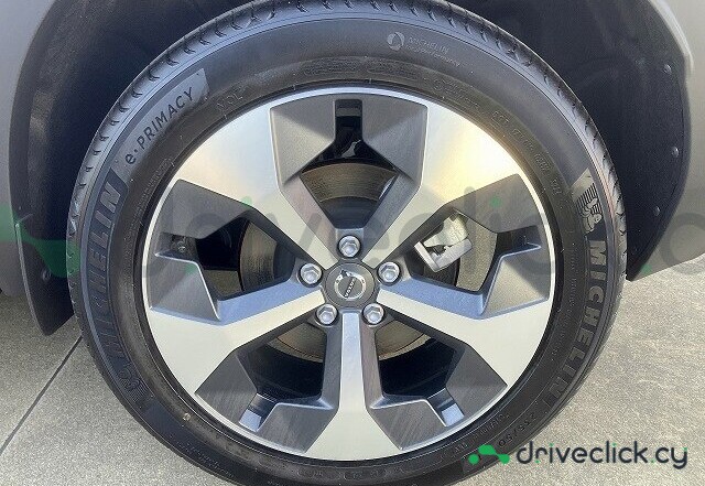 Volvo XC40 White
