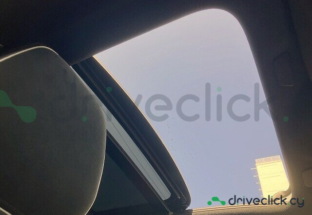 Volvo XC40 White